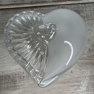 35 Mikasa Allure Satin Heart Trinket Box with Lid‎ Clear and frosted glass